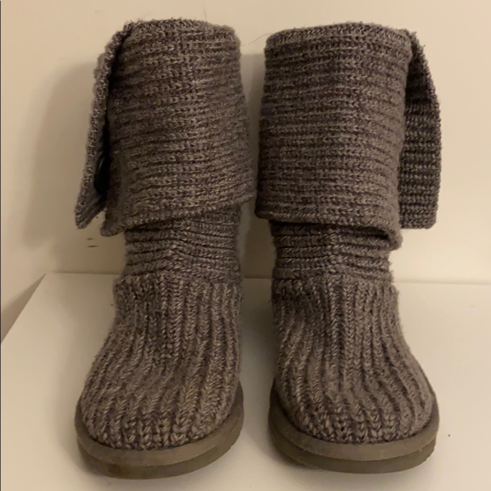 GUC UGG Gray Cardy boot Sz 6